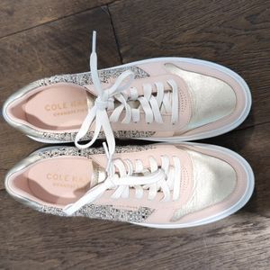 EUC COLE HAAN dressy sneakers. Size 8.5